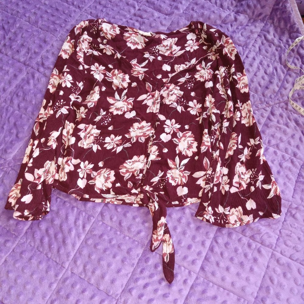 Aeropostale Cropped Button Down Floral Blouse Maroon Pink XS